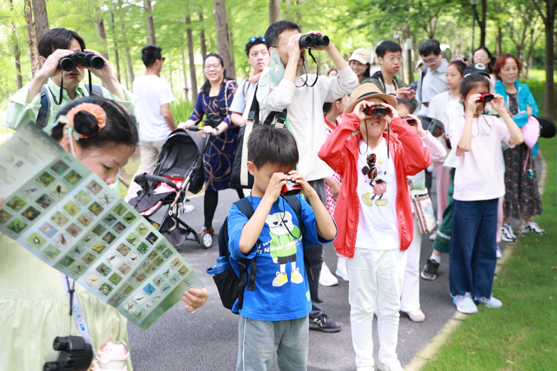 2024 年 6 月 1 日，佳能光學在上海和北京開展“愛鳥活動”